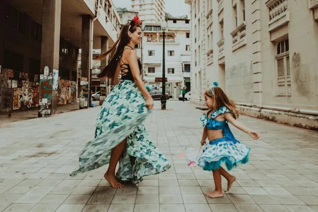 Matching Outfits for mom and daughter photoshoot